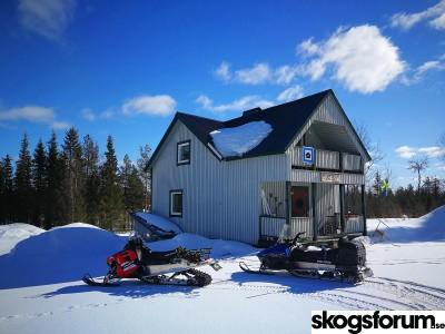 1554892764_april2019lscsnowmobiles.jpg